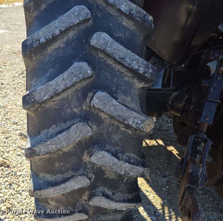 image for item EQ3921 1995 Case International  5240 MFWD tractor