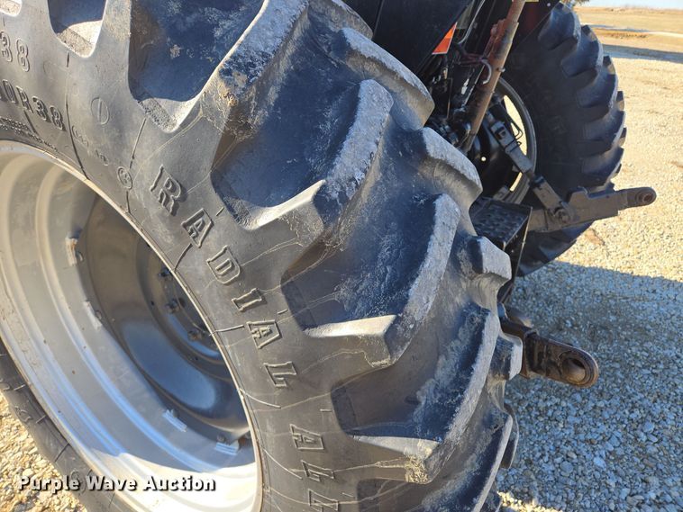 image for item EQ3921 1995 Case International  5240 MFWD tractor