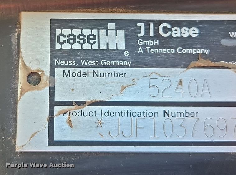 image for item EQ3921 1995 Case International  5240 MFWD tractor