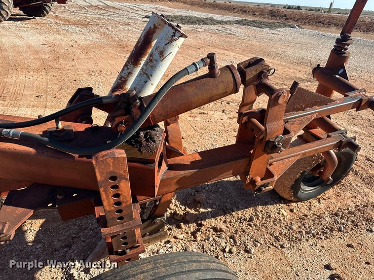 image for item ER4823 International ten bottom plow