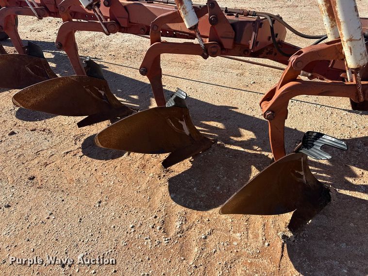 image for item ER4823 International ten bottom plow