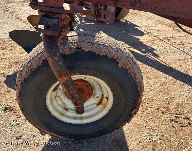 image for item ER4823 International ten bottom plow