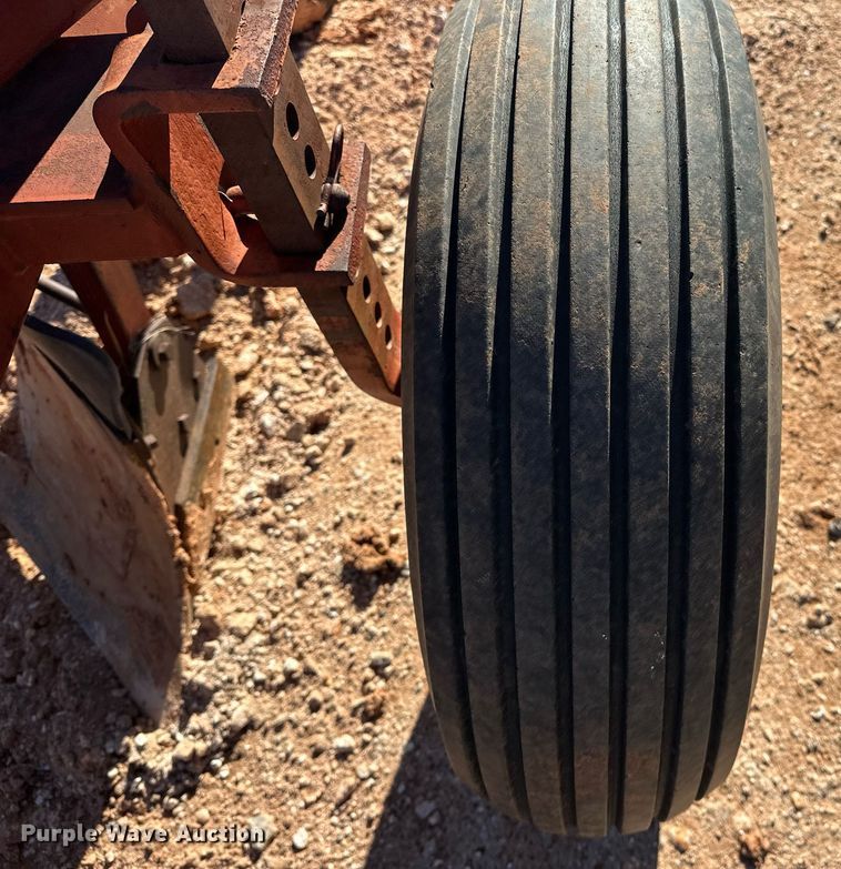 image for item ER4823 International ten bottom plow