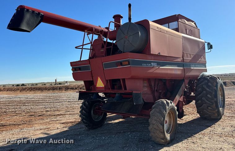 image for item ER4826 1992 Case IH Axial-Flow 1680 combine