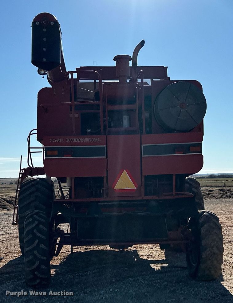 image for item ER4826 1992 Case IH Axial-Flow 1680 combine