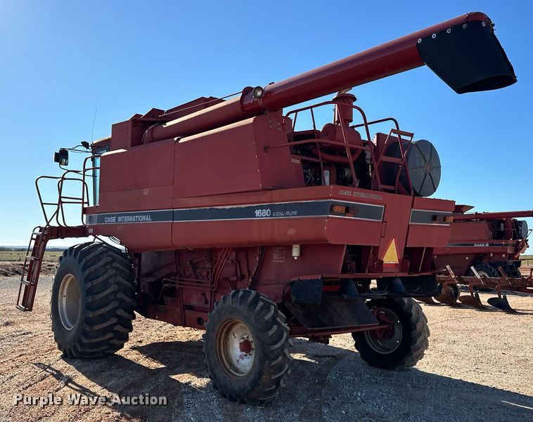image for item ER4826 1992 Case IH Axial-Flow 1680 combine