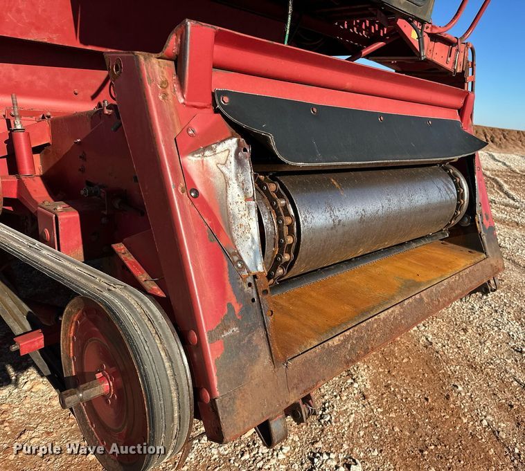 image for item ER4826 1992 Case IH Axial-Flow 1680 combine