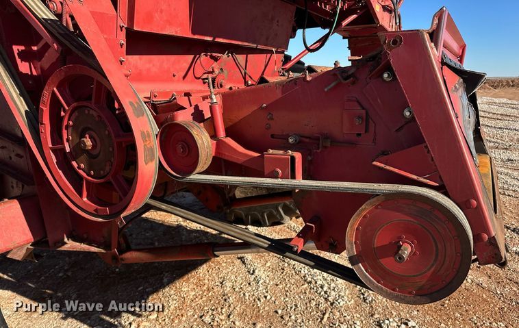 image for item ER4826 1992 Case IH Axial-Flow 1680 combine