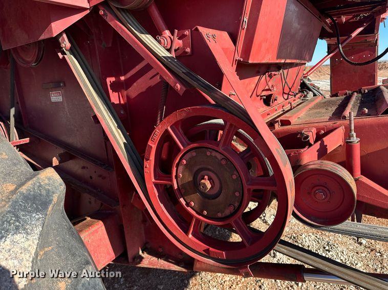 image for item ER4826 1992 Case IH Axial-Flow 1680 combine
