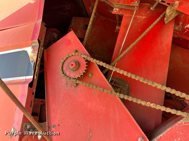 image for item ER4826 1992 Case IH Axial-Flow 1680 combine