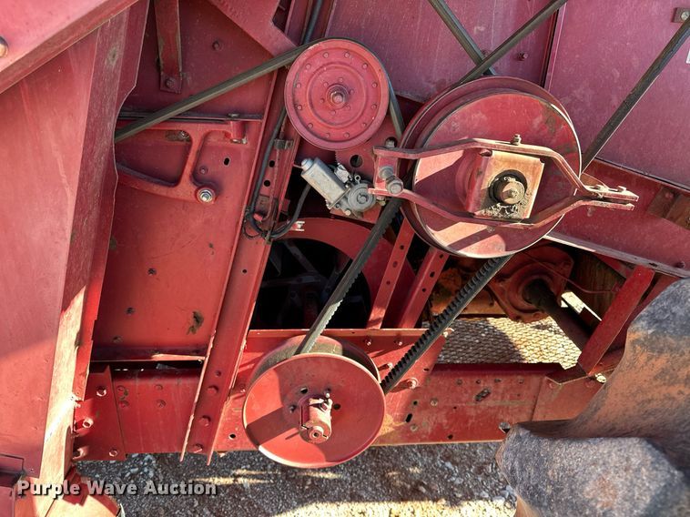 image for item ER4826 1992 Case IH Axial-Flow 1680 combine