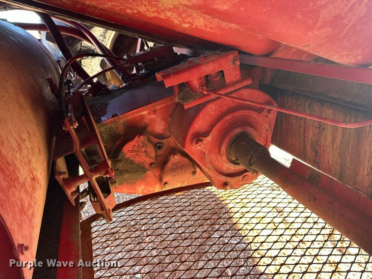 image for item ER4826 1992 Case IH Axial-Flow 1680 combine
