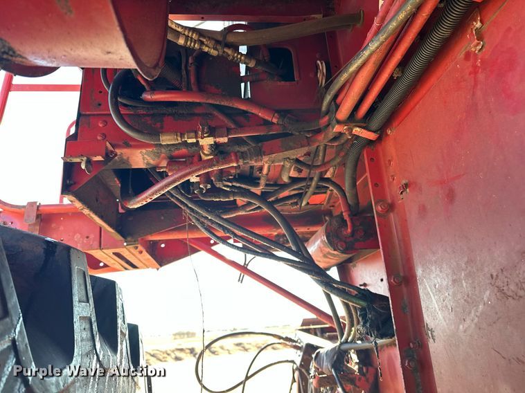 image for item ER4826 1992 Case IH Axial-Flow 1680 combine