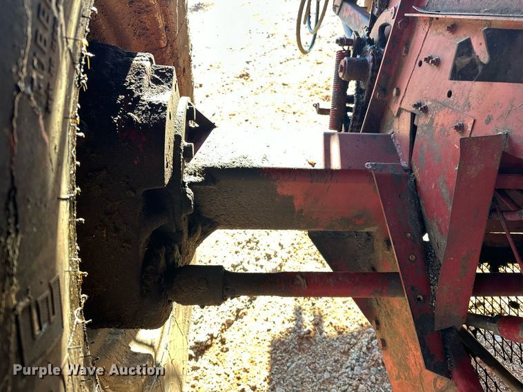 image for item ER4826 1992 Case IH Axial-Flow 1680 combine