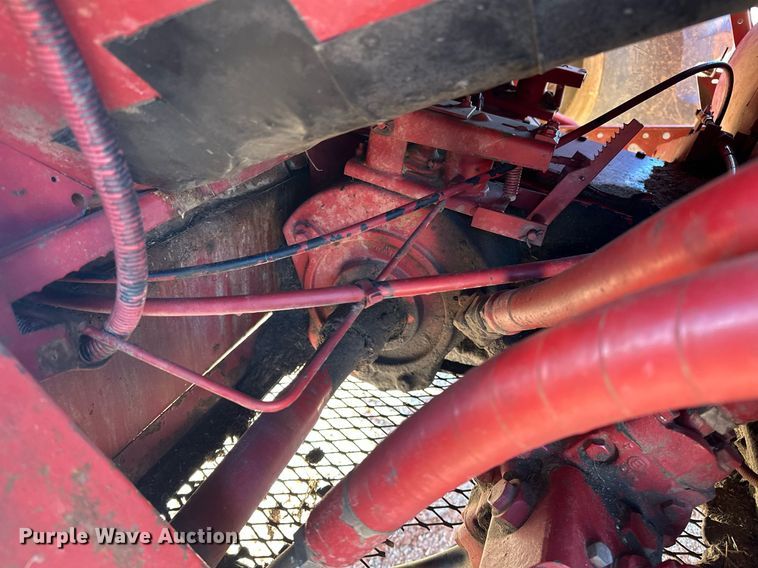 image for item ER4826 1992 Case IH Axial-Flow 1680 combine