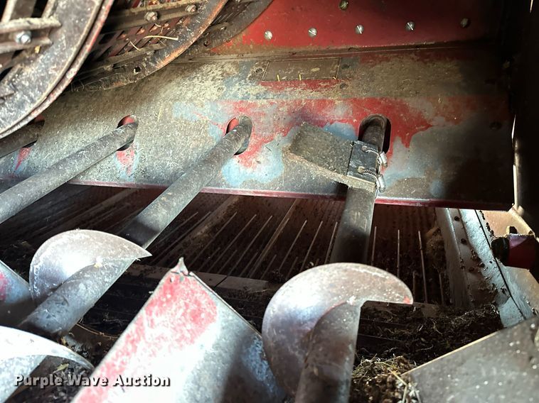 image for item ER4826 1992 Case IH Axial-Flow 1680 combine