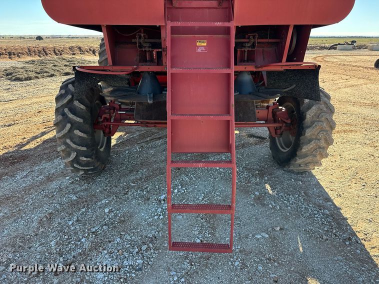 image for item ER4826 1992 Case IH Axial-Flow 1680 combine