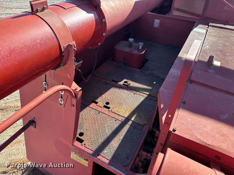 image for item ER4826 1992 Case IH Axial-Flow 1680 combine