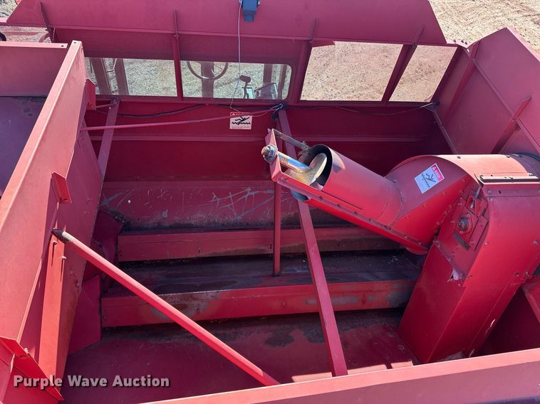 image for item ER4826 1992 Case IH Axial-Flow 1680 combine