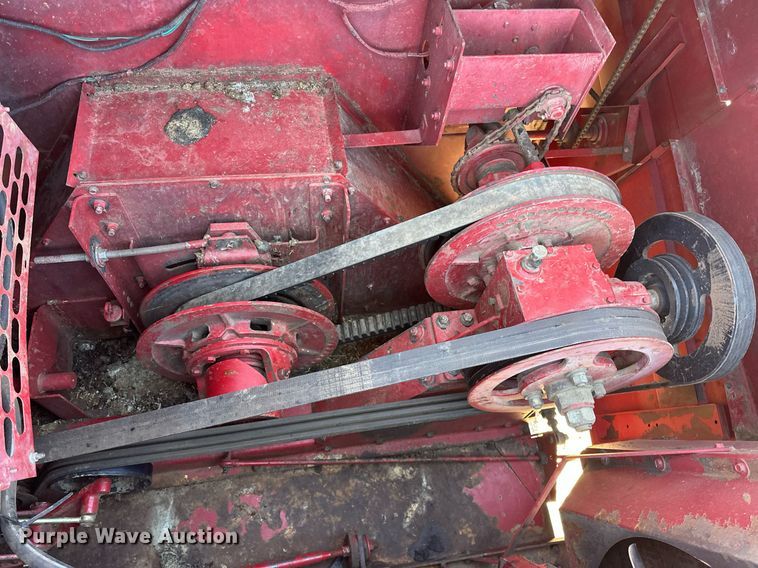 image for item ER4826 1992 Case IH Axial-Flow 1680 combine