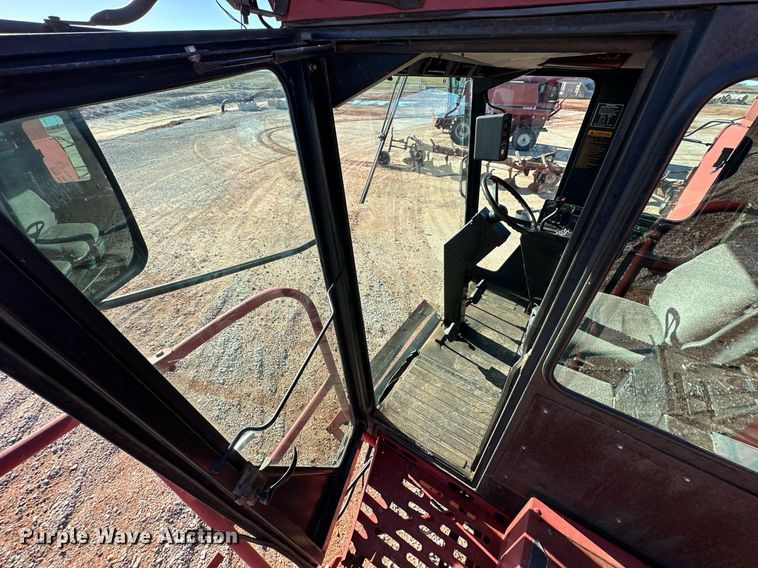 image for item ER4826 1992 Case IH Axial-Flow 1680 combine