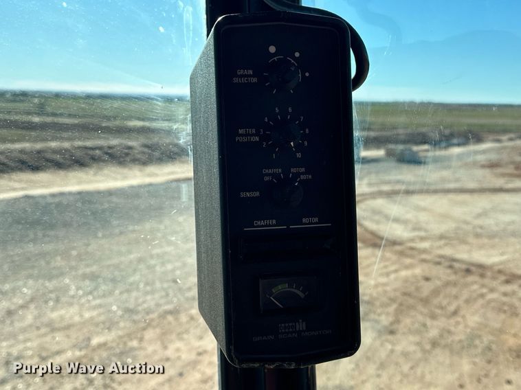 image for item ER4826 1992 Case IH Axial-Flow 1680 combine