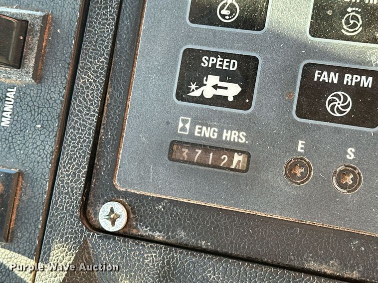 image for item ER4826 1992 Case IH Axial-Flow 1680 combine