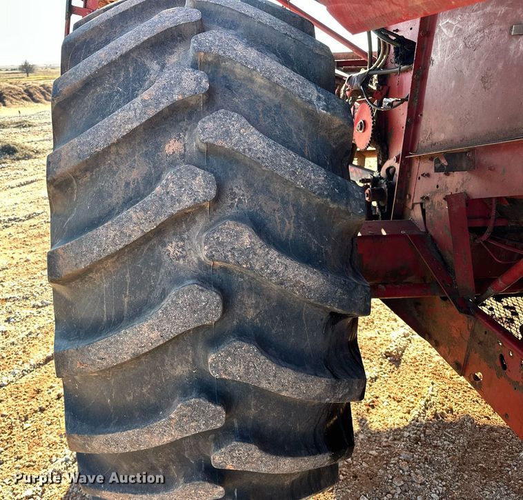 image for item ER4826 1992 Case IH Axial-Flow 1680 combine