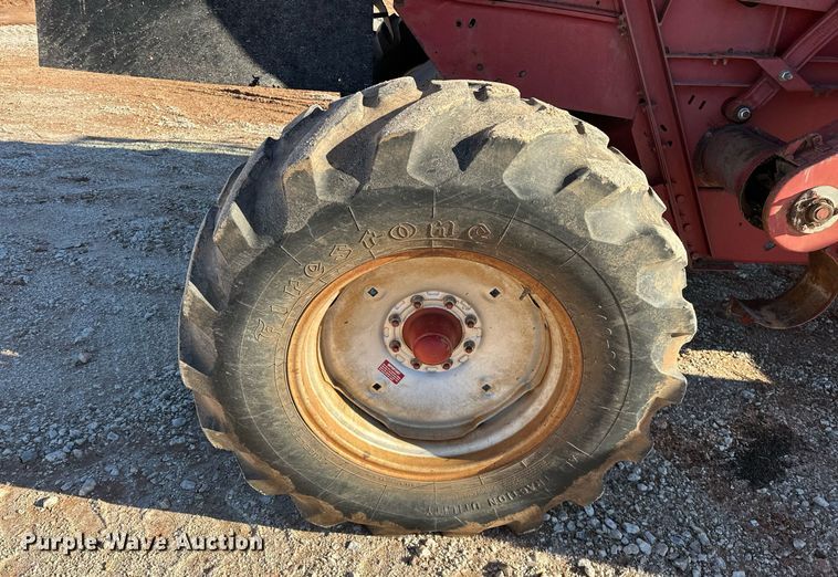 image for item ER4826 1992 Case IH Axial-Flow 1680 combine