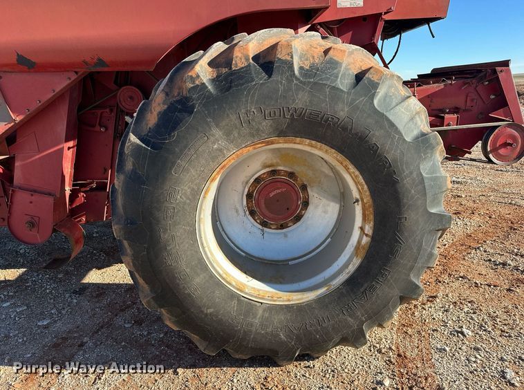 image for item ER4826 1992 Case IH Axial-Flow 1680 combine