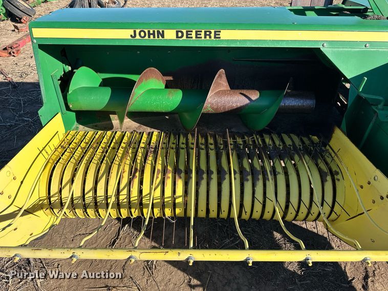 image for item ER8692 1991 John Deere 348 small square baler
