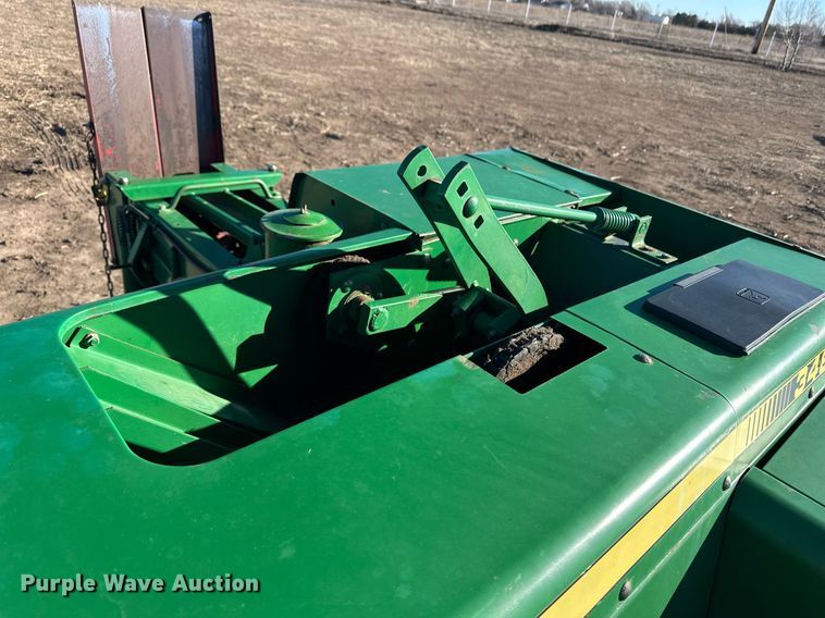 image for item ER8692 1991 John Deere 348 small square baler