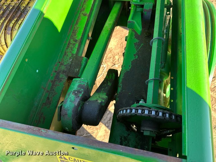 image for item ER8692 1991 John Deere 348 small square baler