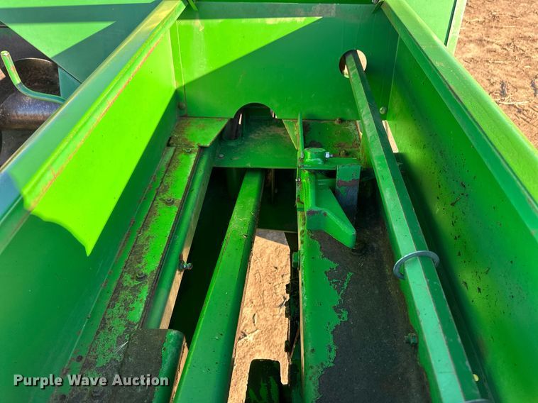 image for item ER8692 1991 John Deere 348 small square baler