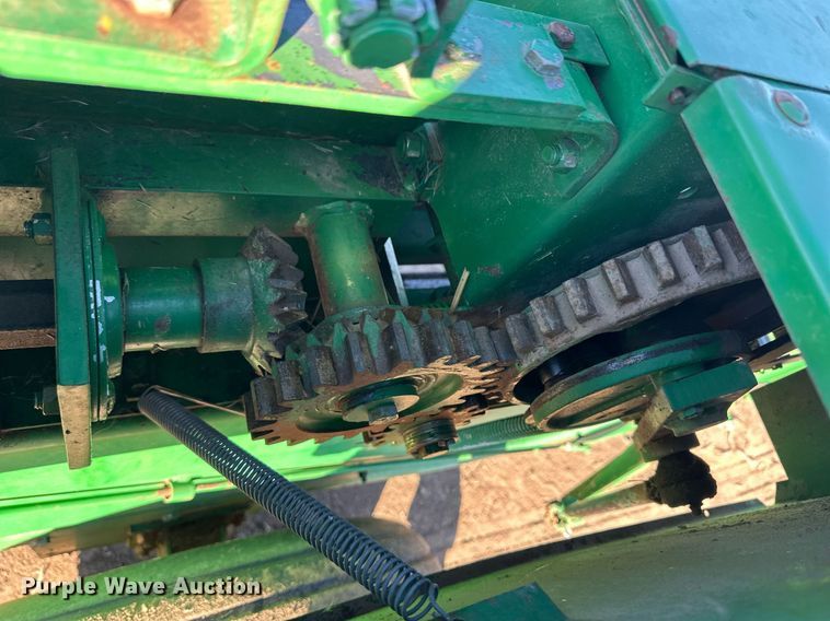 image for item ER8692 1991 John Deere 348 small square baler