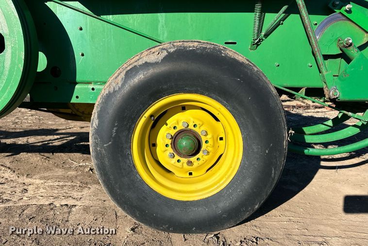 image for item ER8692 1991 John Deere 348 small square baler