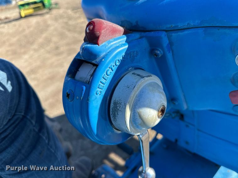 image for item ER8693 1966 Ford 5000 tractor