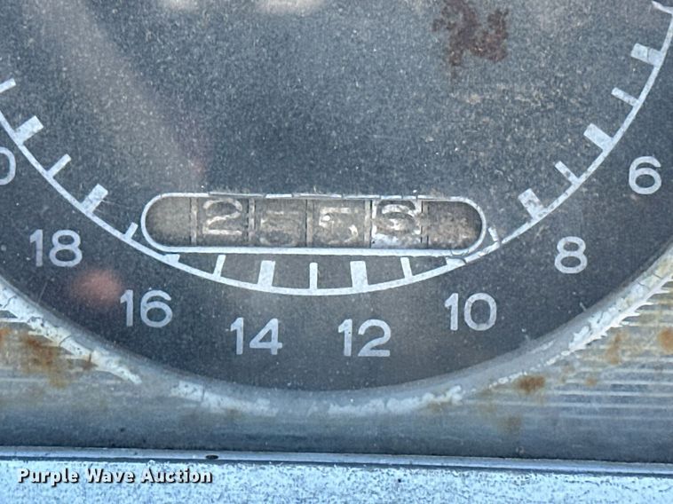 image for item ER8693 1966 Ford 5000 tractor