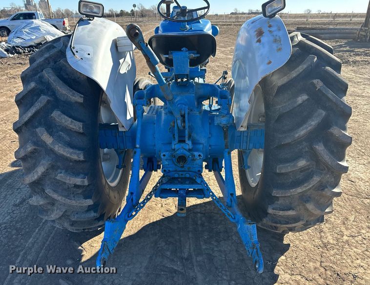 image for item ER8693 1966 Ford 5000 tractor