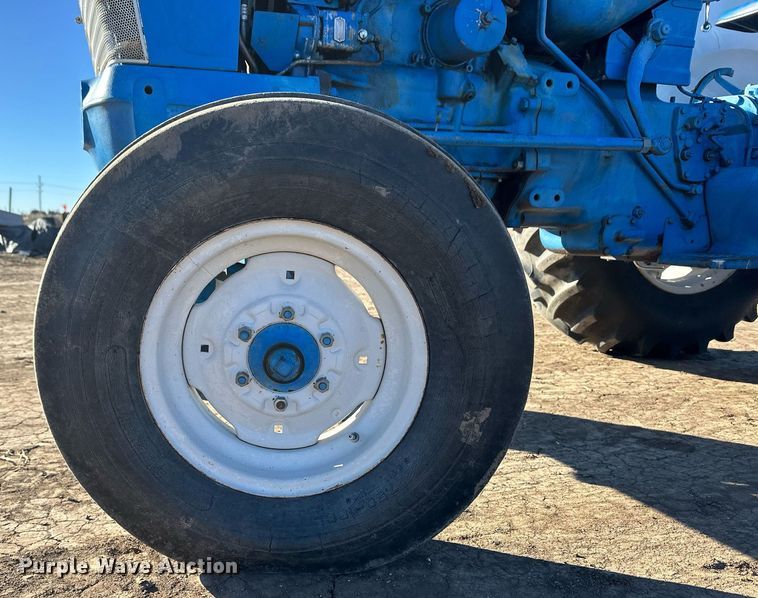 image for item ER8693 1966 Ford 5000 tractor