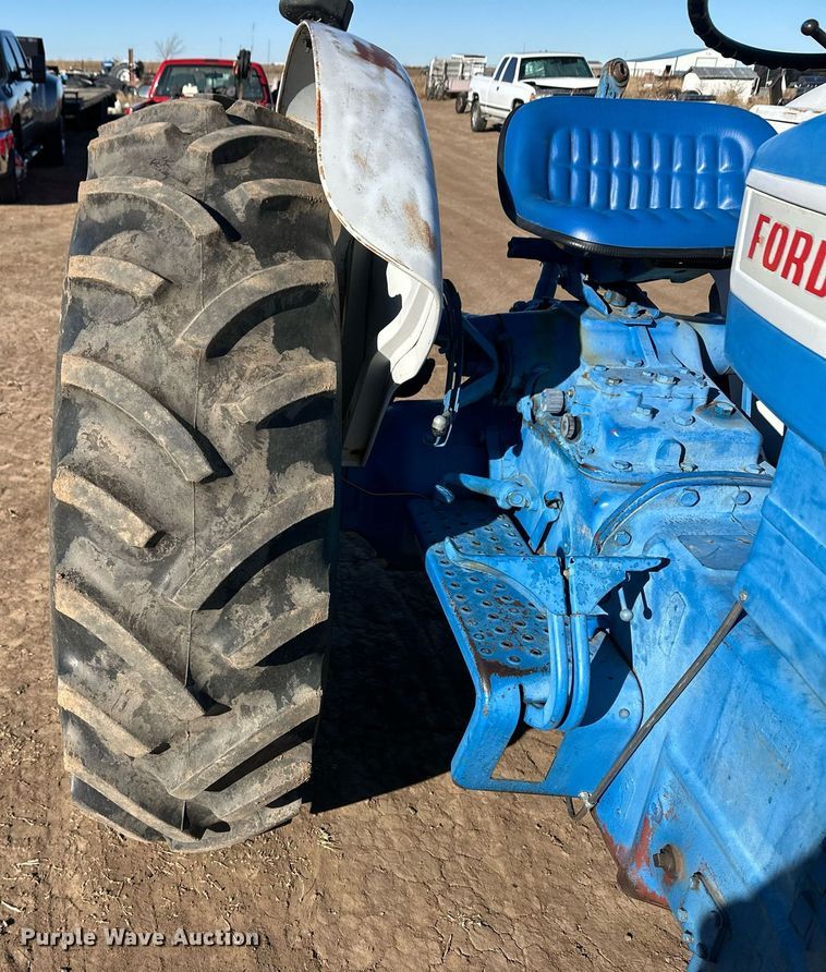 image for item ER8693 1966 Ford 5000 tractor