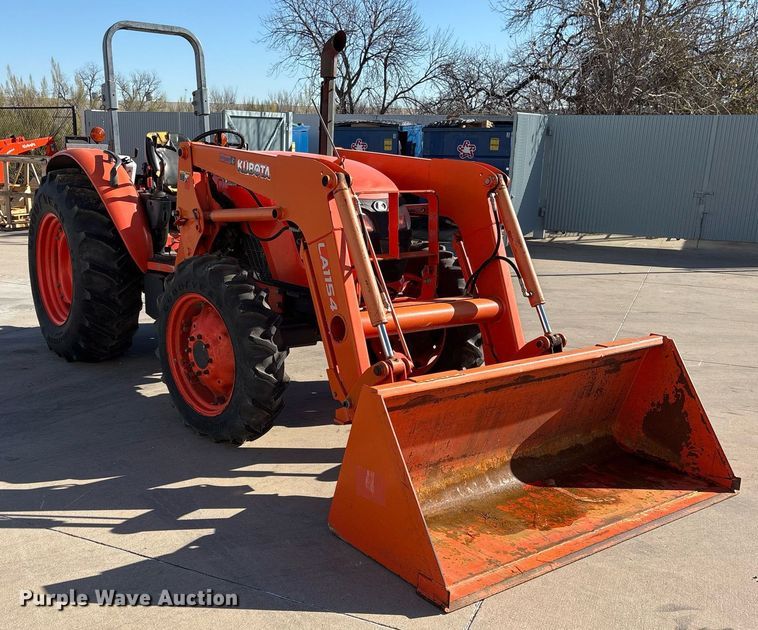 image for item EY9863 Kubota M7060D MFWD tractor