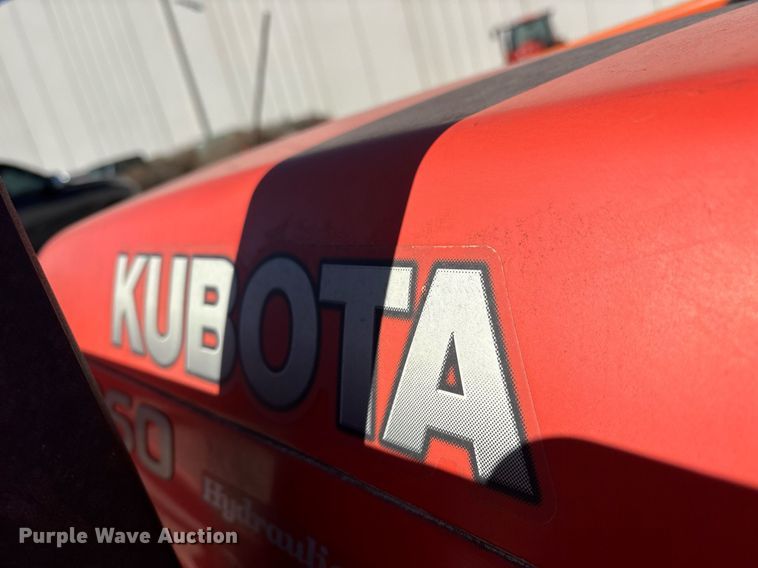 image for item EY9863 Kubota M7060D MFWD tractor