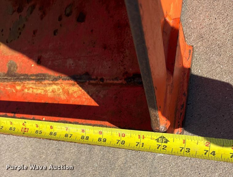 image for item EY9863 Kubota M7060D MFWD tractor