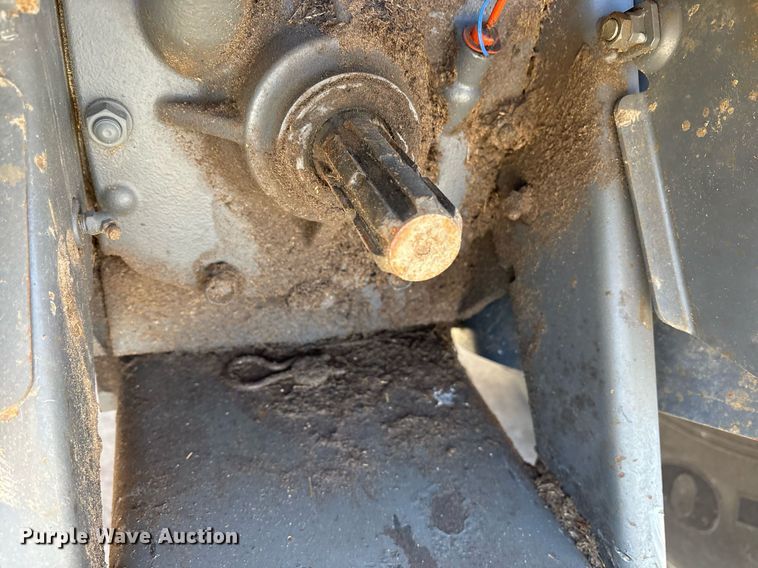 image for item EY9863 Kubota M7060D MFWD tractor