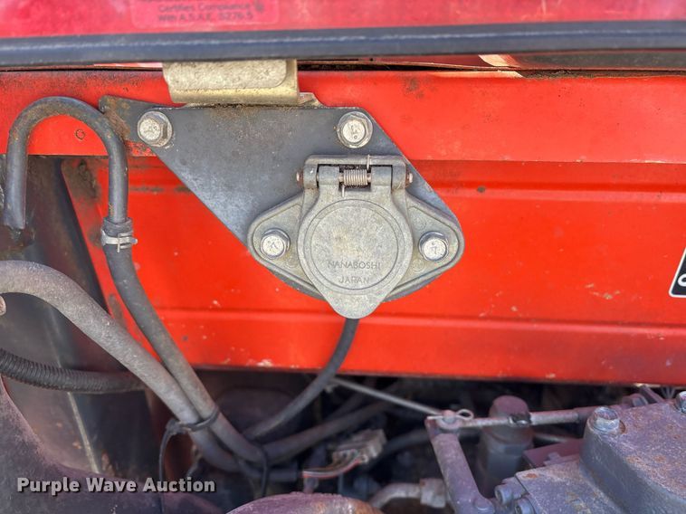 image for item EY9863 Kubota M7060D MFWD tractor