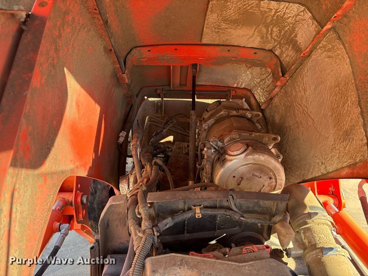 image for item EY9863 Kubota M7060D MFWD tractor