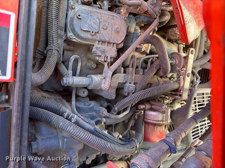 image for item EY9863 Kubota M7060D MFWD tractor