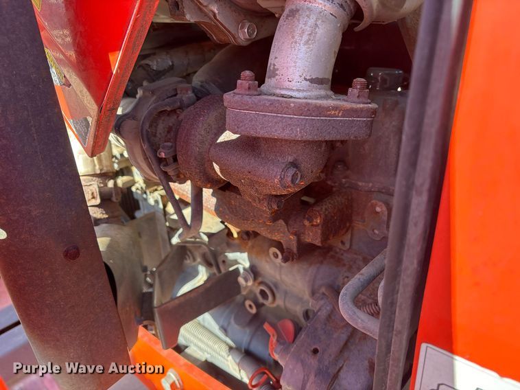 image for item EY9863 Kubota M7060D MFWD tractor