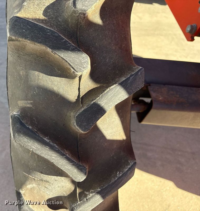 image for item EY9863 Kubota M7060D MFWD tractor